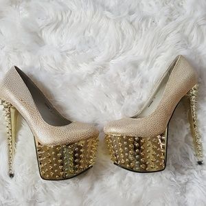 Spiked pumps